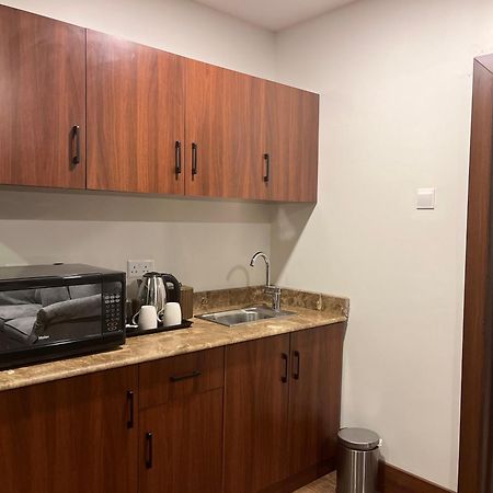 Lily Hotel Suite Mubarraz Ал Хофуф Екстериор снимка