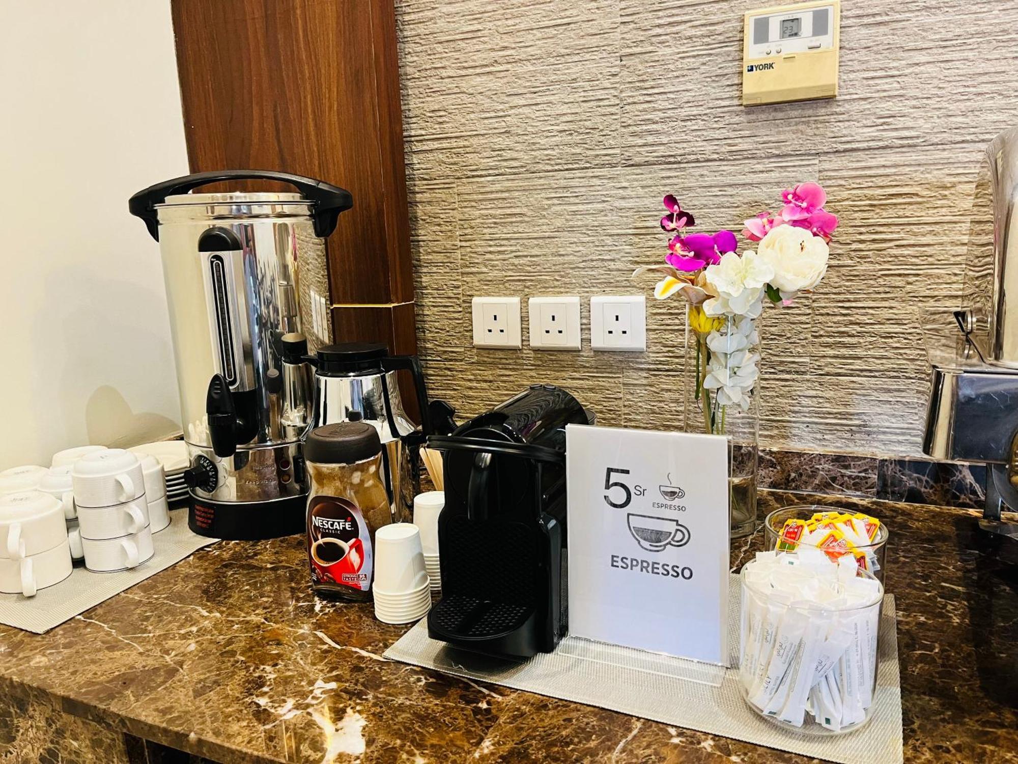Lily Hotel Suite Mubarraz Ал Хофуф Екстериор снимка