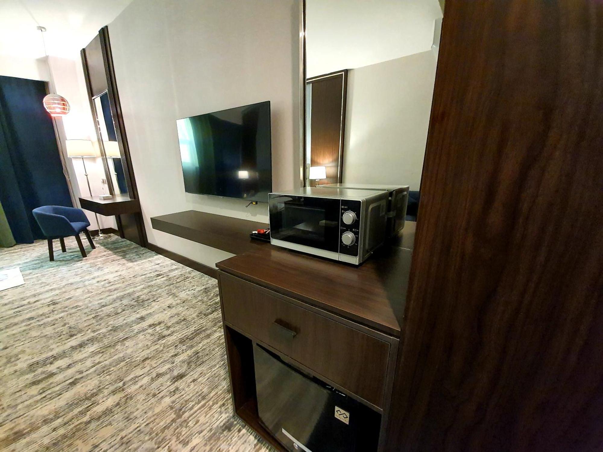 Lily Hotel Suite Mubarraz Ал Хофуф Стая снимка