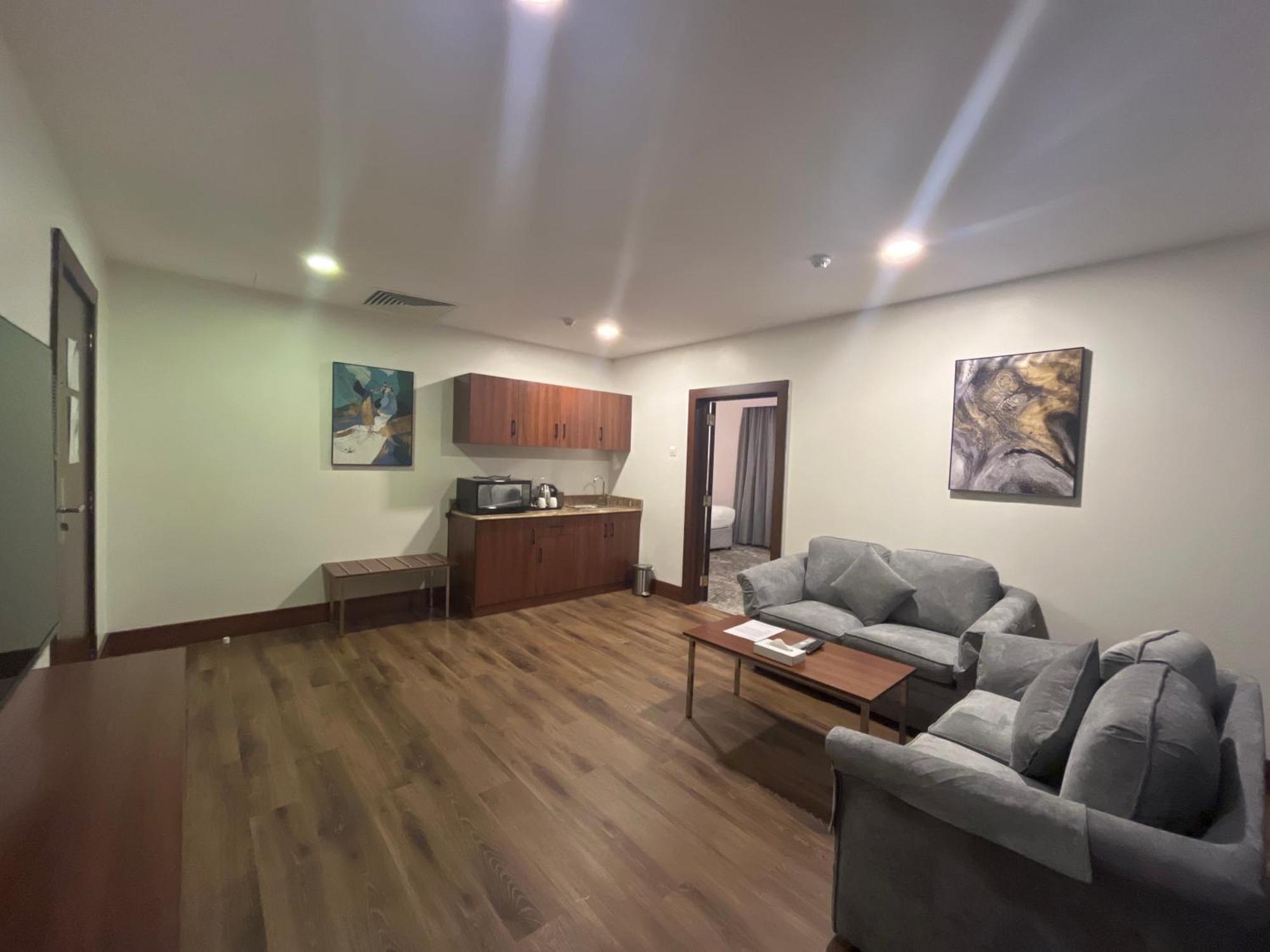 Lily Hotel Suite Mubarraz Ал Хофуф Екстериор снимка