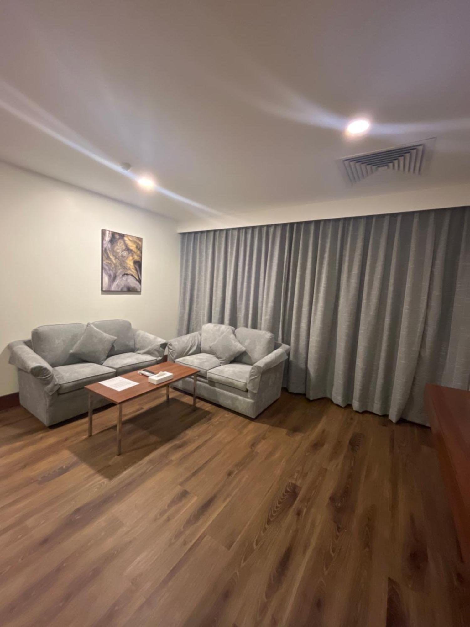 Lily Hotel Suite Mubarraz Ал Хофуф Екстериор снимка