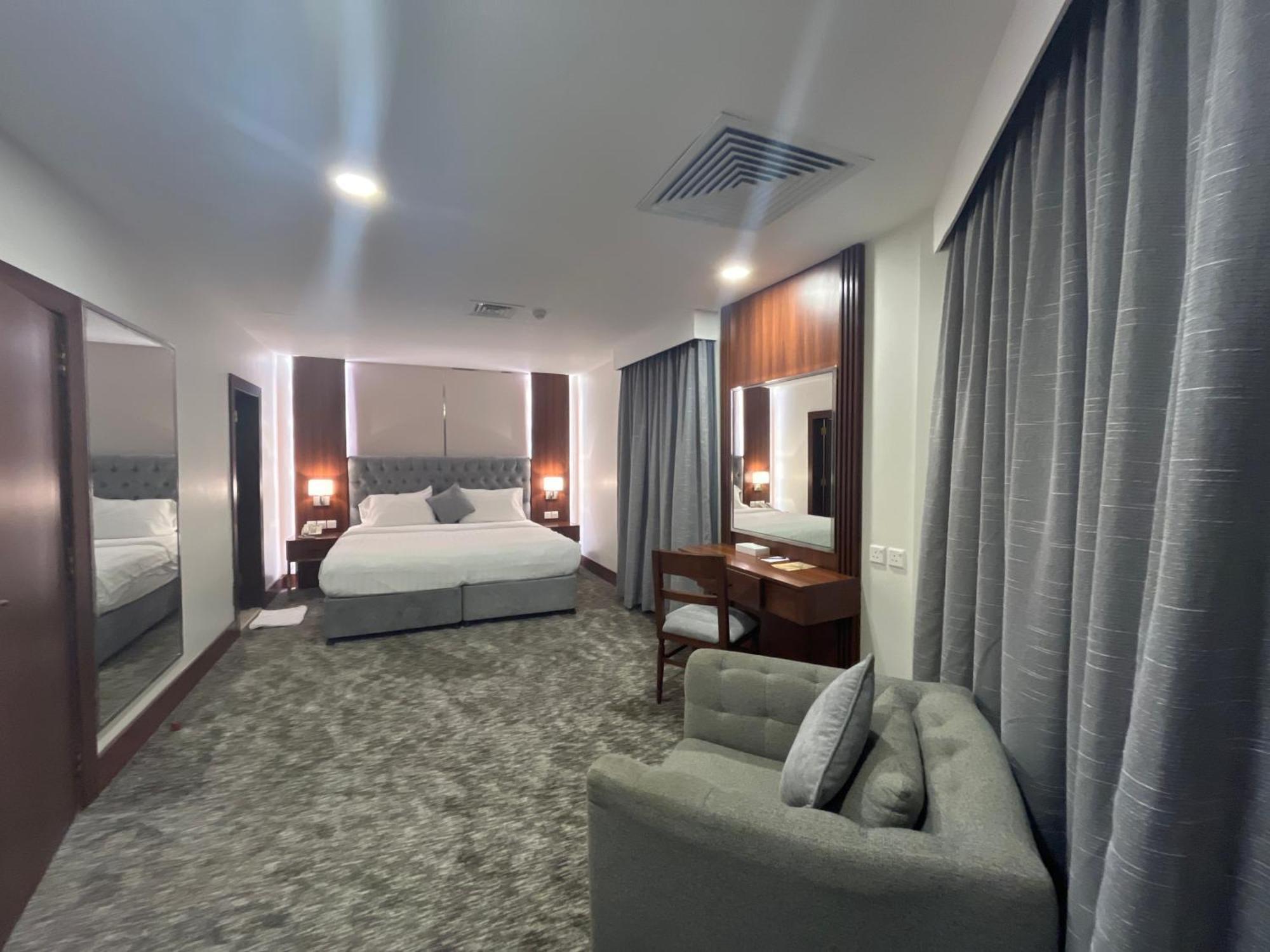 Lily Hotel Suite Mubarraz Ал Хофуф Екстериор снимка