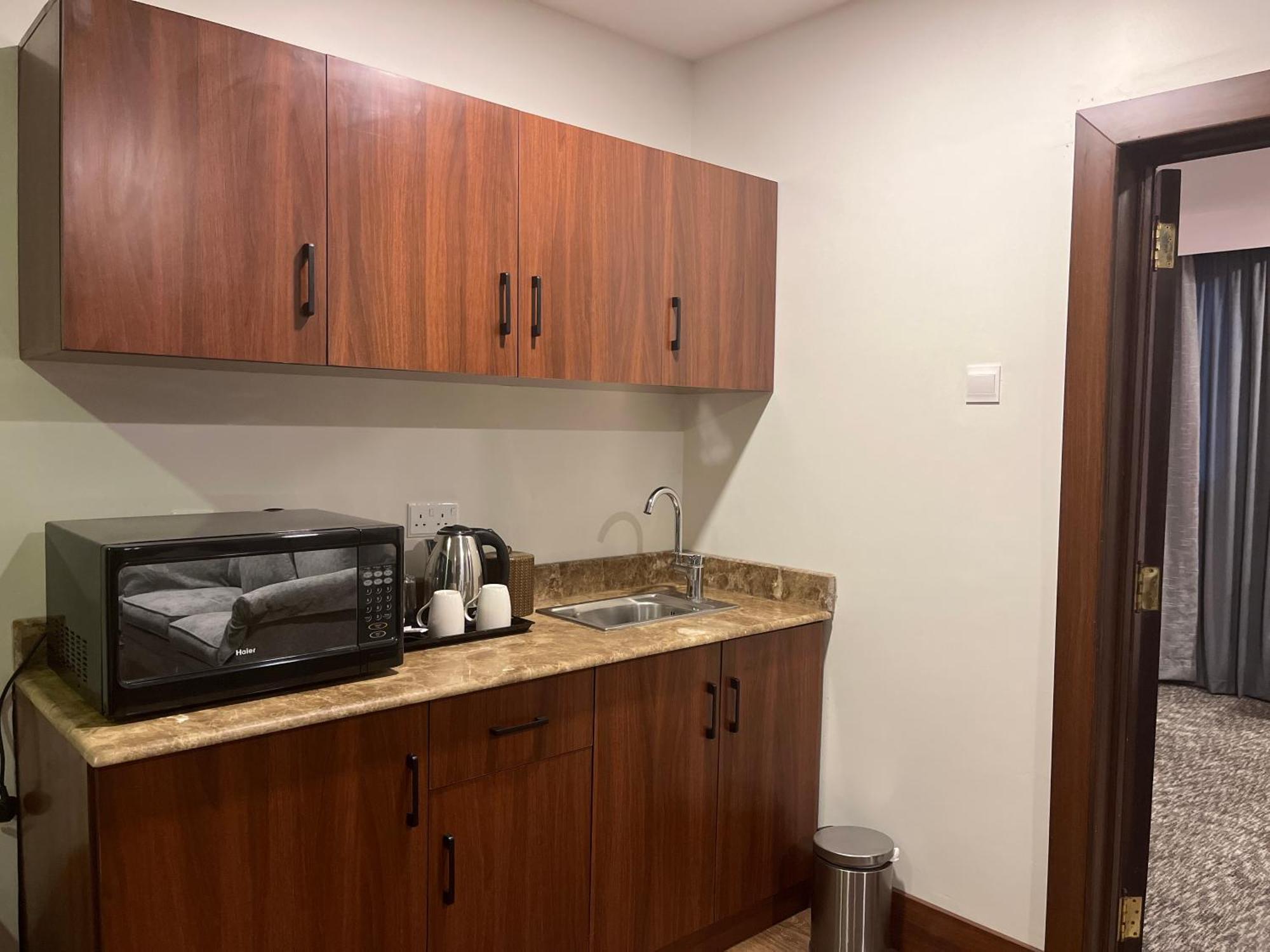 Lily Hotel Suite Mubarraz Ал Хофуф Екстериор снимка