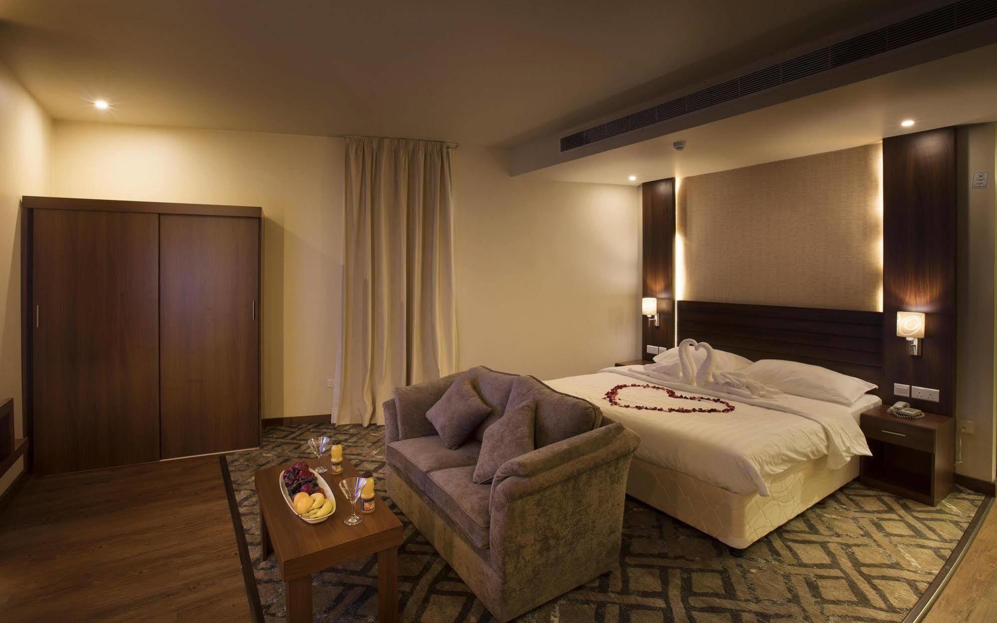Lily Hotel Suite Mubarraz Ал Хофуф Екстериор снимка